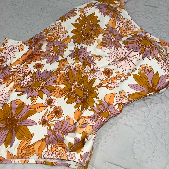 NWOT Floral one piece bathing suit open back size large - Picture 2 of 9